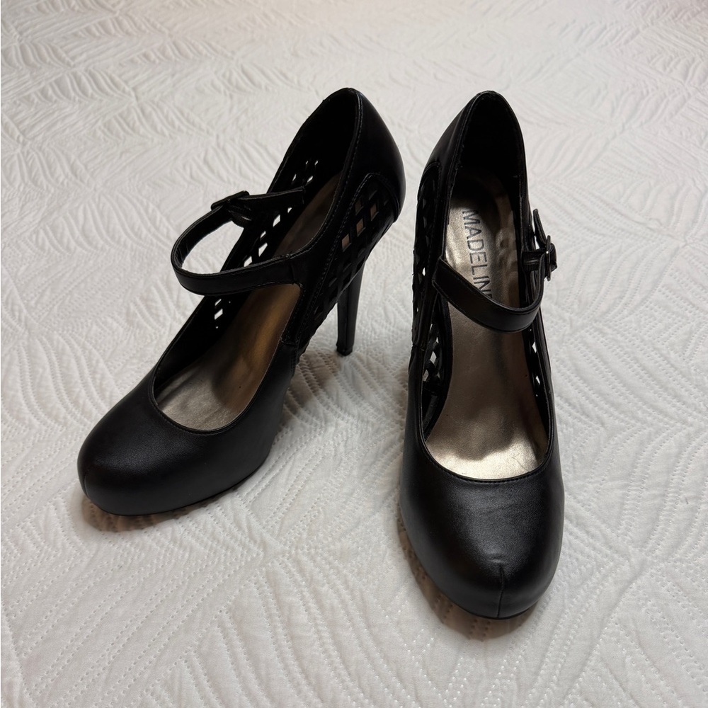 Madeline Girl Women’s Black Faux Leather Mary Jane Heels. Size 9
